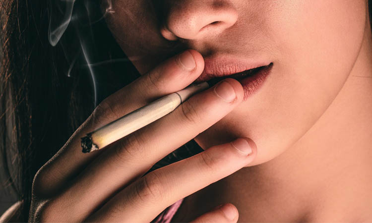 smoking girl - WomensByte smoking girl - WomensByte