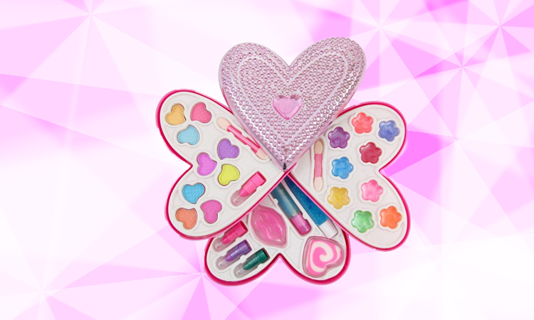 Petite-Girls-Heart-Shaped-Cosmetics-Play-Set