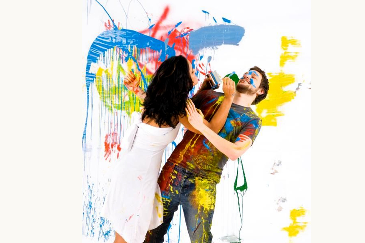 Couple paint together