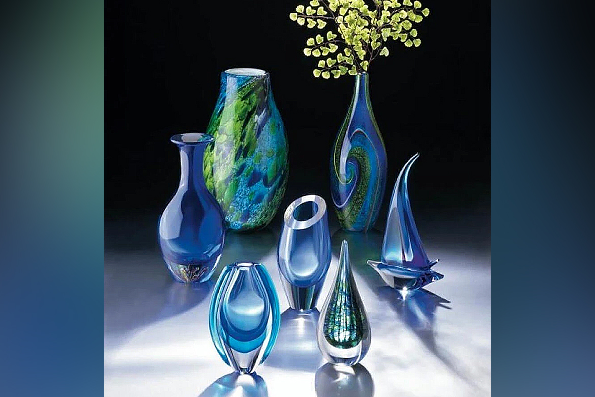 The peacock blue shade vase