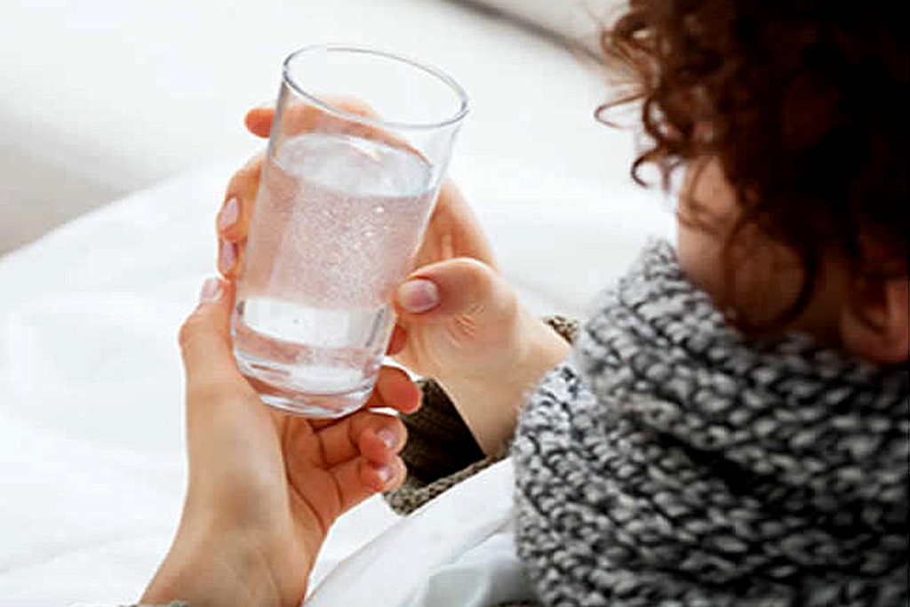 hot water with honey | WomensByte hot water with honey