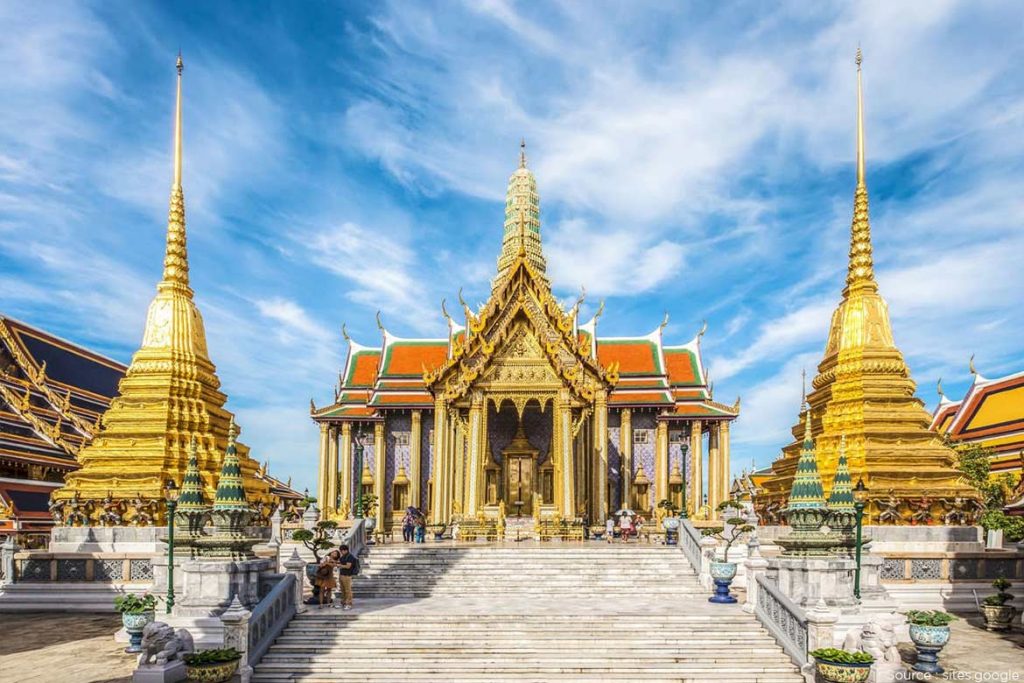 Bangkok-ka-Famous-Grand-Palace